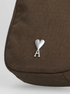 AMI Paris Tas Groen Cross Pock Bag