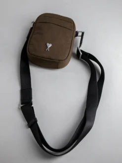 AMI Paris Tas Groen Cross Pock Bag