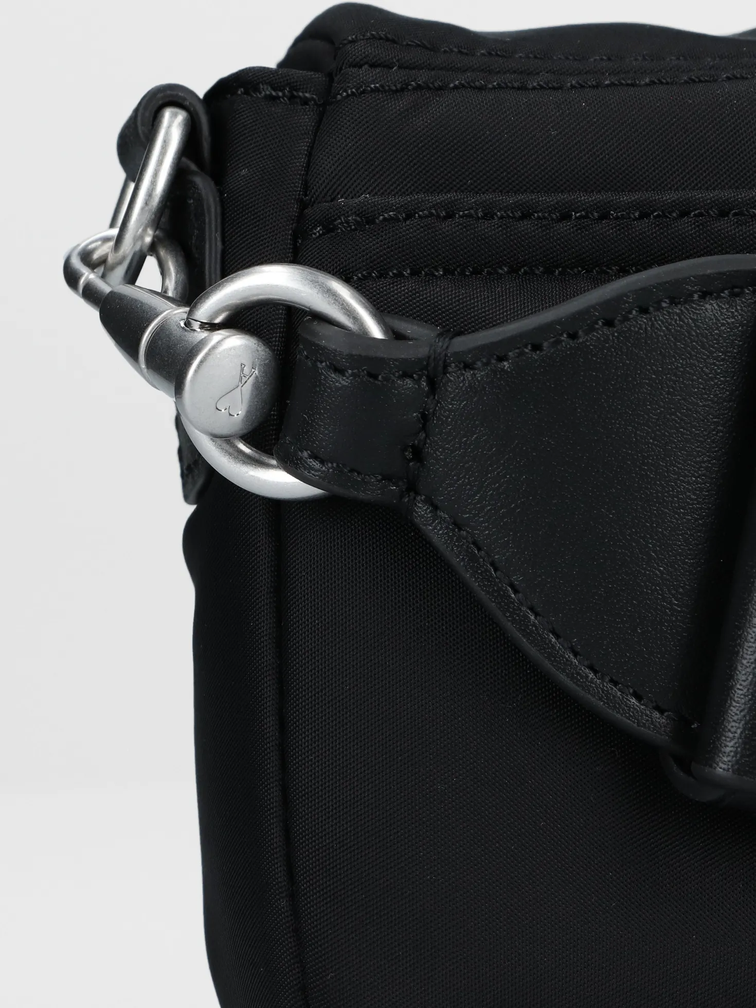 AMI Paris Tas Zwart LL710 Nylon