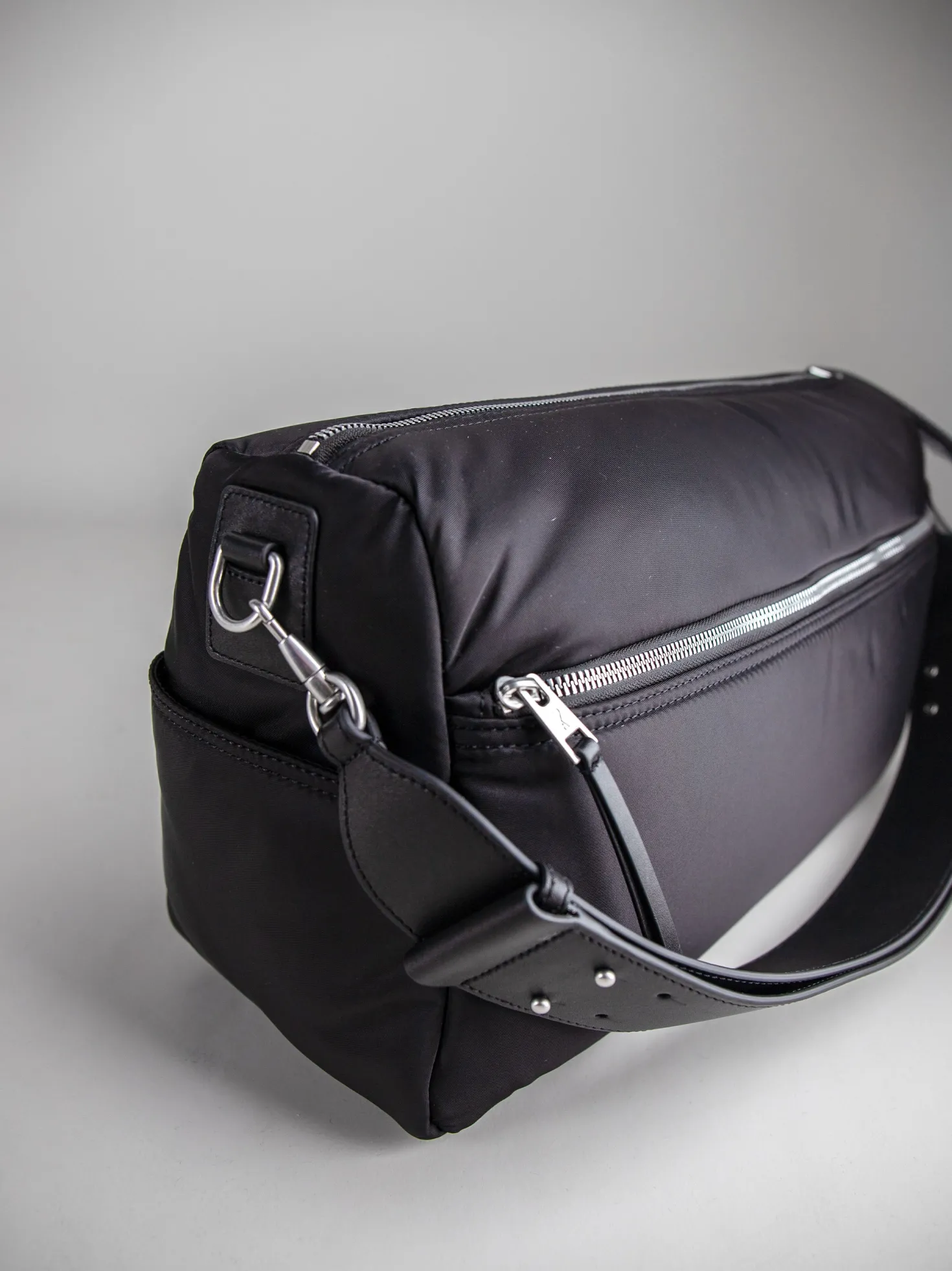 AMI Paris Tas Zwart LL706 Nylon