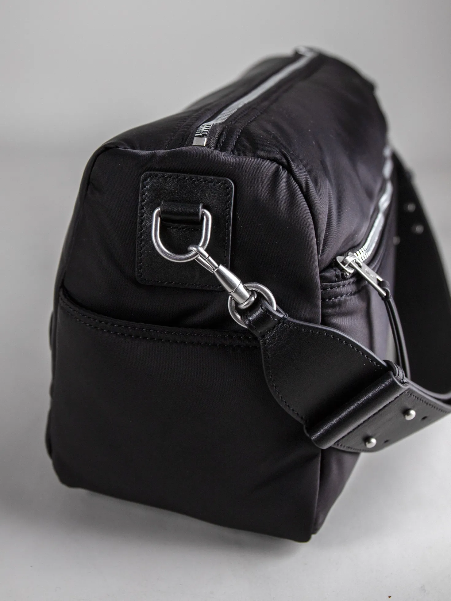AMI Paris Tas Zwart LL706 Nylon
