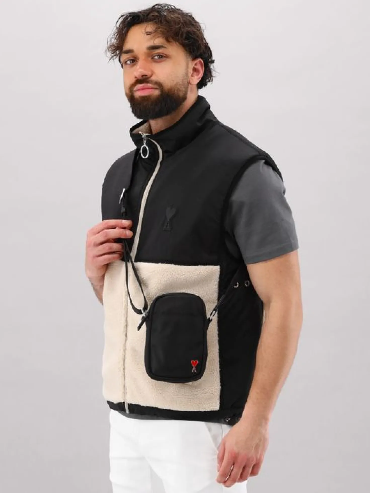 AMI Paris Tas Zwart Phone Pouch