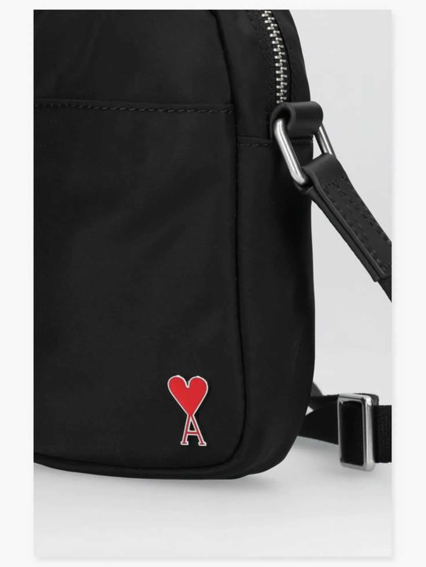 AMI Paris Tas Zwart Phone Pouch