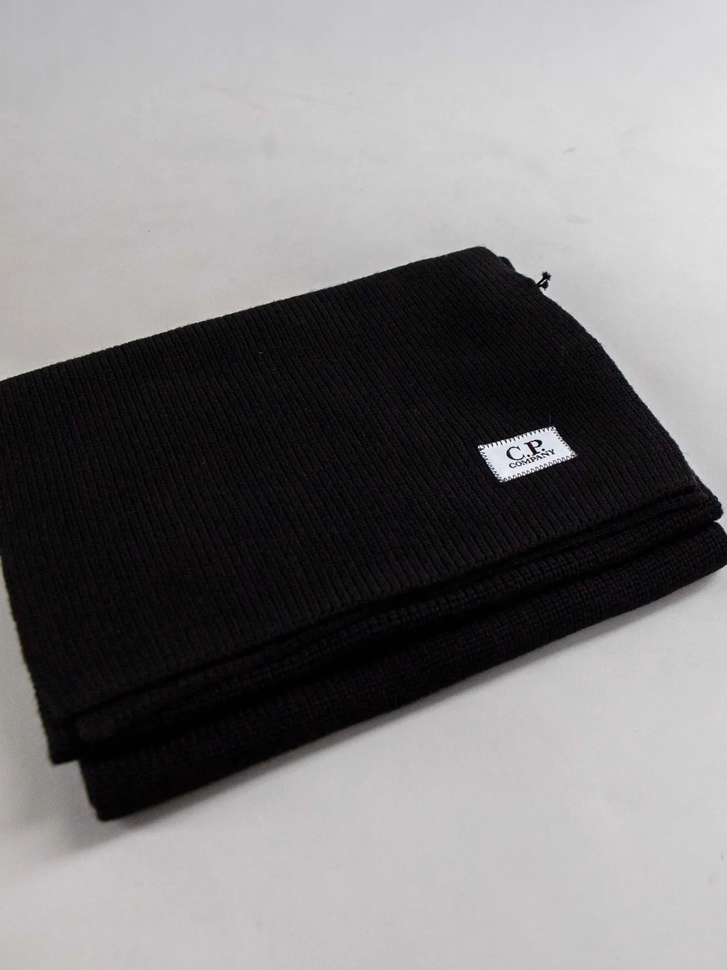 C.P. Company Sjaal Zwart Extrafine Merino Wool