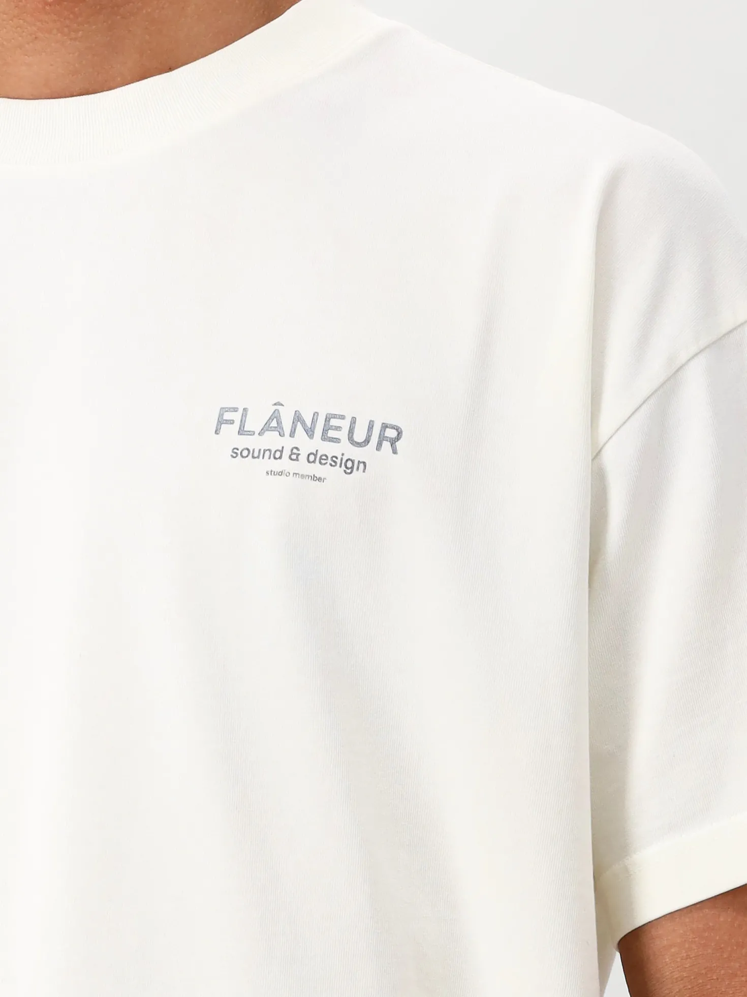 Flâneur T-shirt Wit Sound & Design