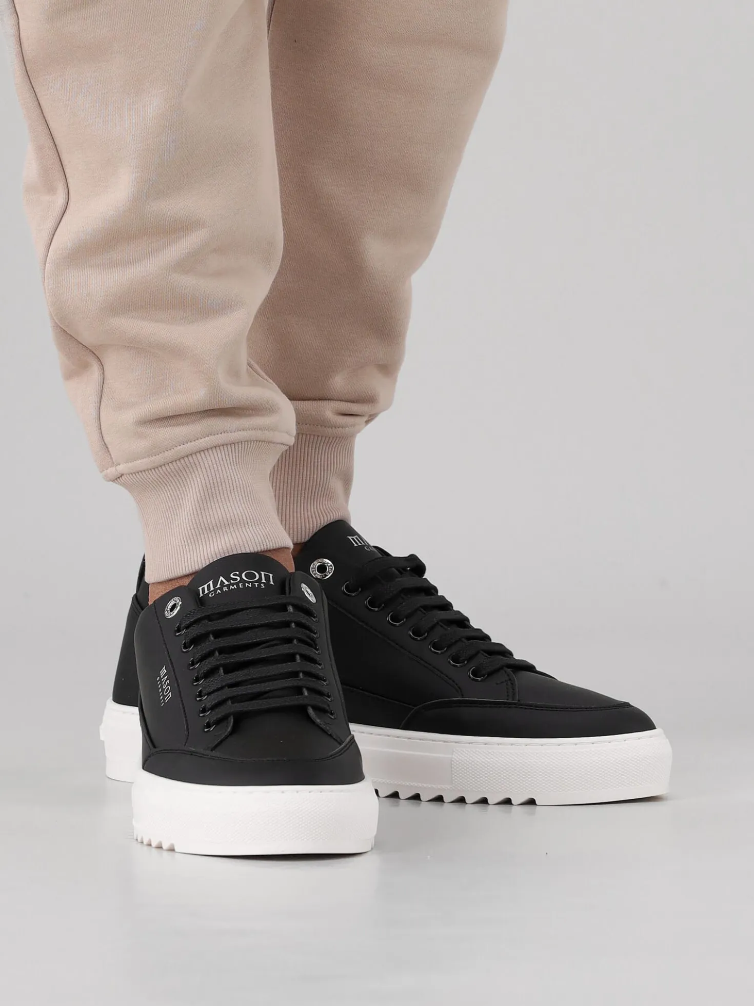 Mason Garments Sneakers Zwart Tia Nuovo ESS-1G